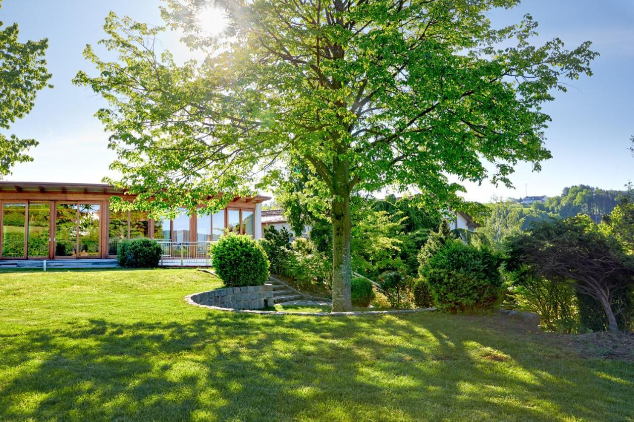 Ayurveda Resort Mandira Bad Waltersdorf Exteriör bild